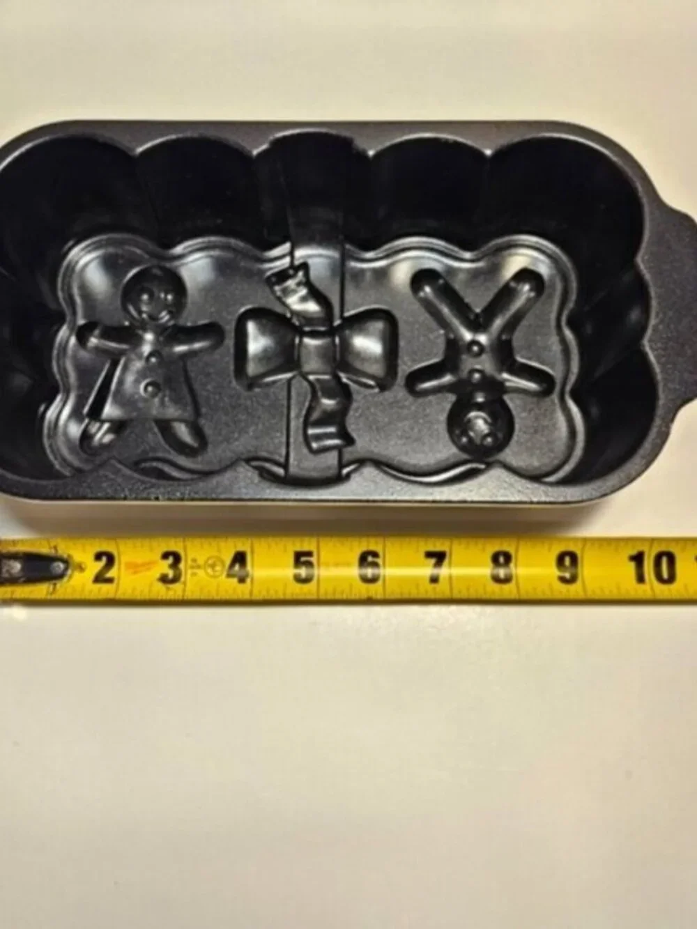 Nordic Ware 1 lb. Gingerbread Loaf Pan Cast Aluminum 3D Images Imprint